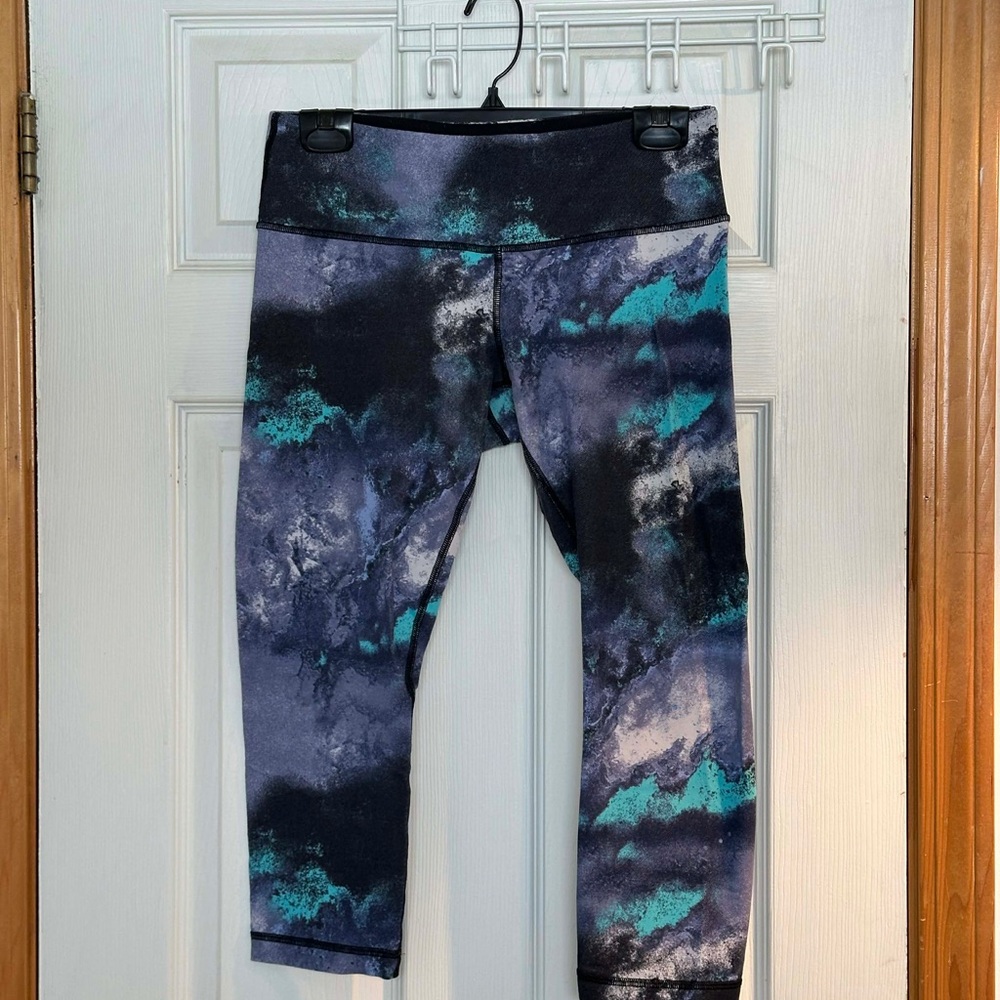 Dark Washed Tie Dye 3/4 length Lululemon Leggings